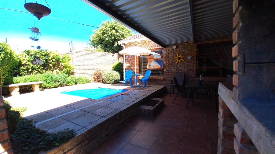 3 Bedroom Property for Sale in Strelitzia Park Eastern Cape